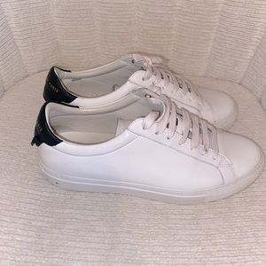 GIVENCHY SNEAKERS SIZE 39.5 FIT LIKE US 9